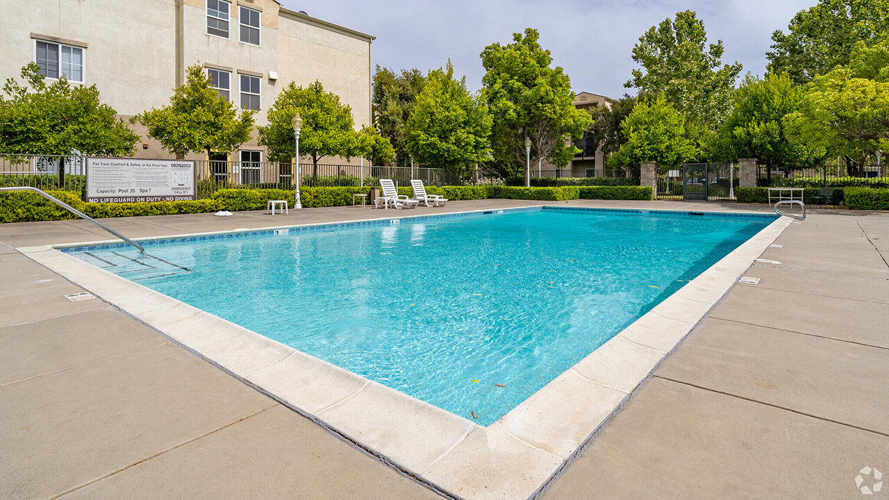 Bay View Vista Senior Living Apartments Neighborhood
