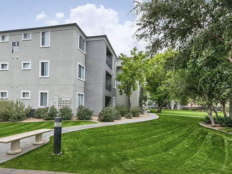 Apartment Exterior | Heritage at Deer Valley