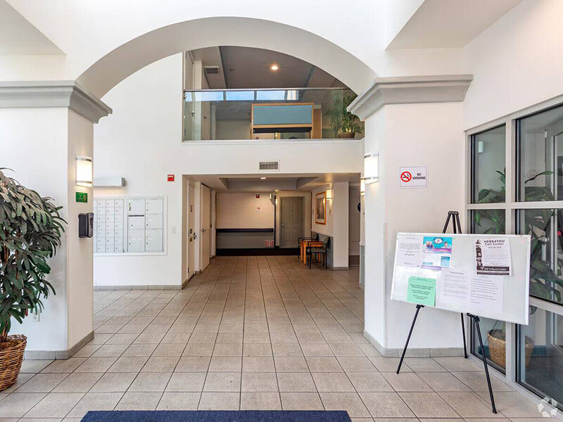 Lobby | Summercrest Villas