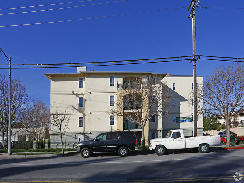 Apartment Complex | Summercrest Villas
