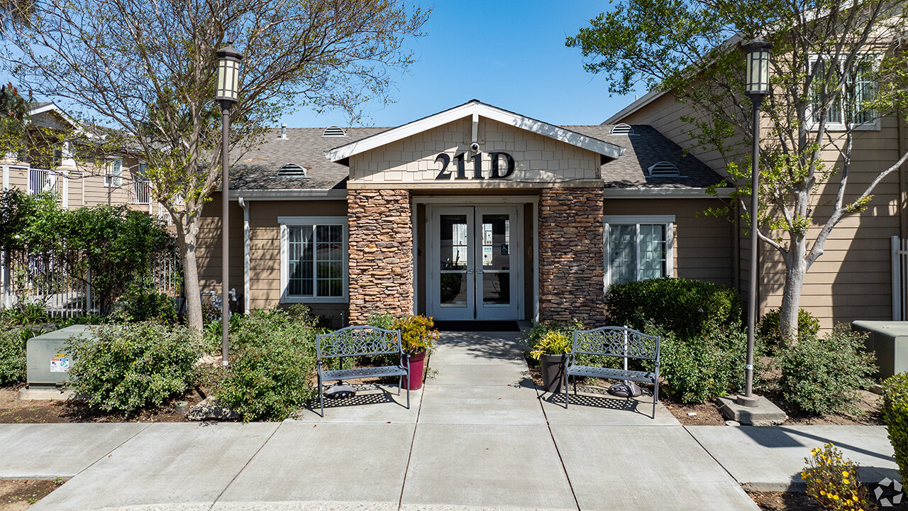 Second Street Senior Apartments Neighborhood