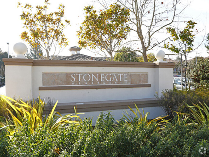 Monument Sign | Stonegate Apartments