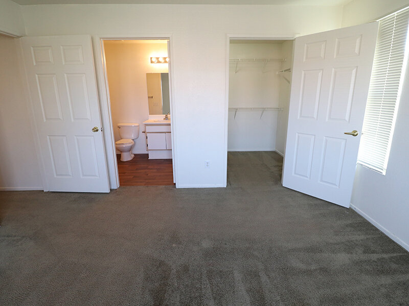 Interior Closet/Bathroom | El Jardin