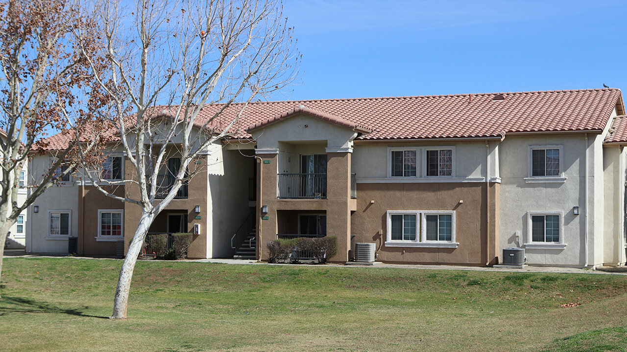 Las Flores Coachella Apartments Neighborhood