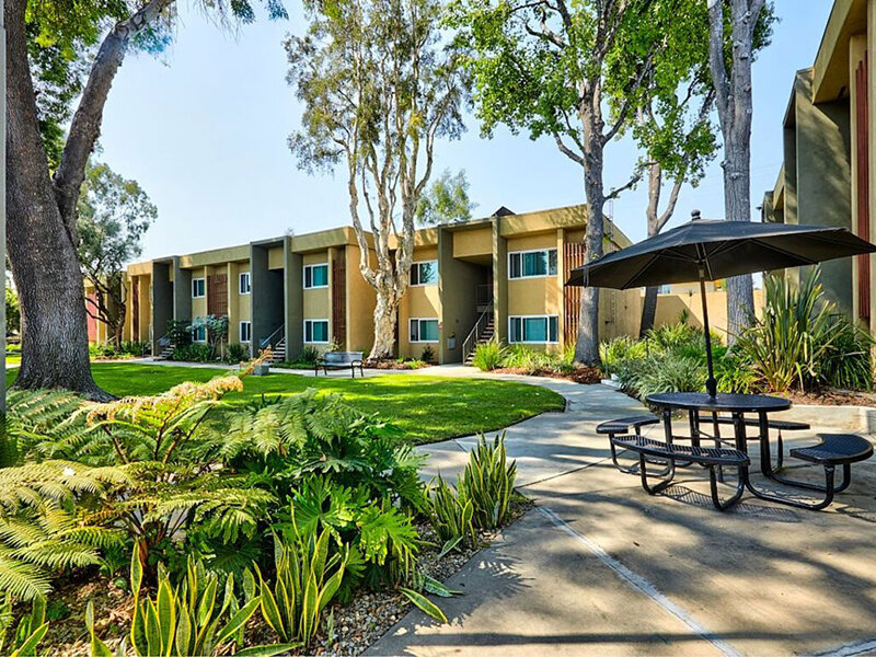 Apartment Building | Rayen Park