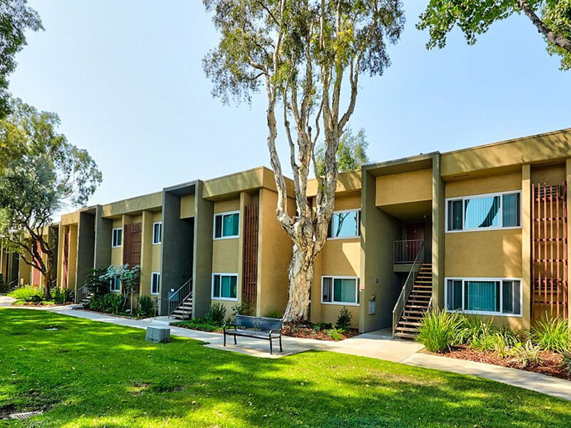 Spacious Exterior Building | Rayen Park