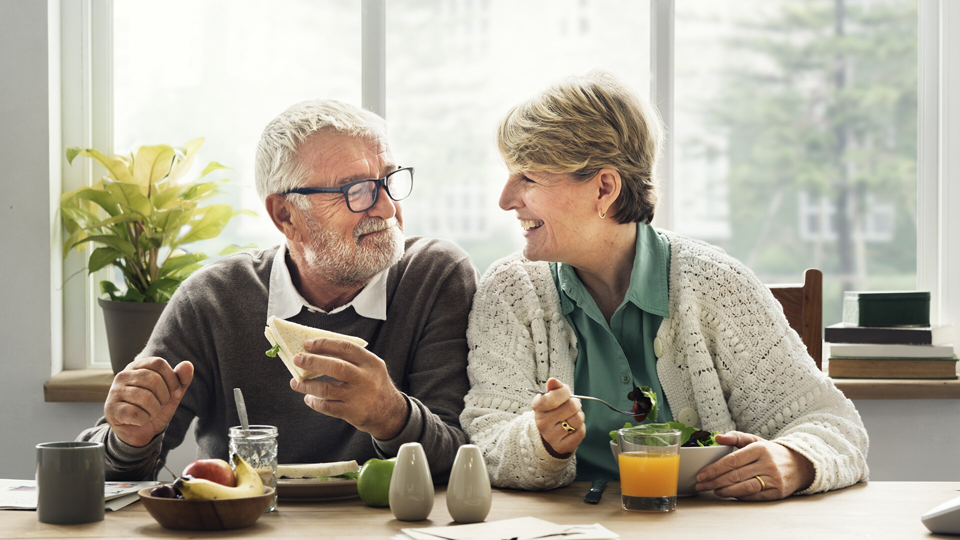 Sherman Arms Apartments in Los Angeles, CA
