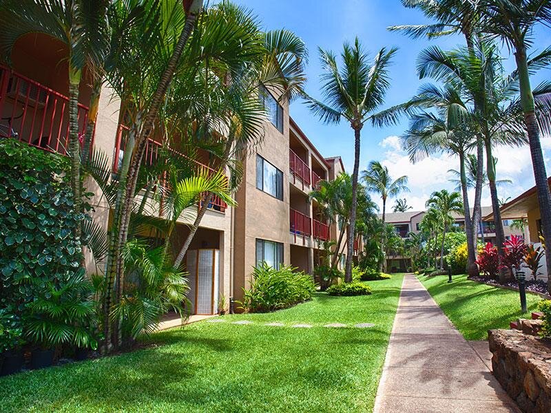 Exterior | Sunset Terrace Apartments in Lahaina, HI