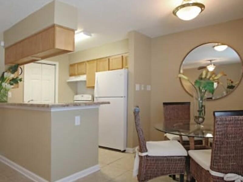 Dining Room and Kitchen | Autumn Trace Apartments in Pascagoula, MS