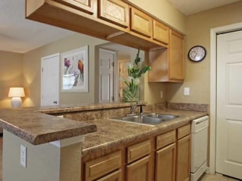 Kitchen | Autumn Trace Apartments in Pascagoula, MS