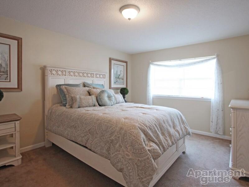 Bedroom | Bandywood Apartments in Pascagoula, MS