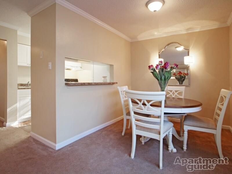 Dining Room | Bandywood Apartments in Pascagoula, MS