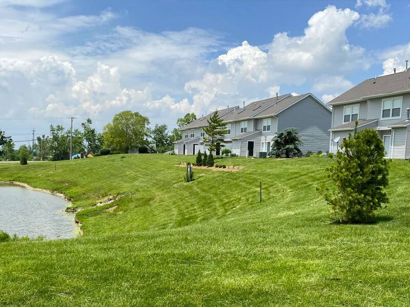 Beautiful Landscaping | Fairfield Lakes Townhomes