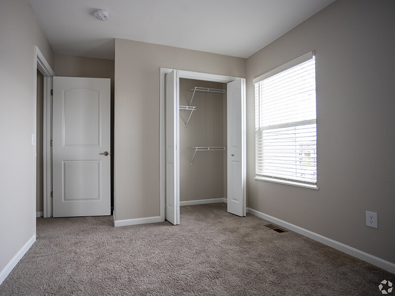 Interior Closet | Fairfield Lakes