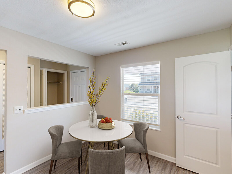 Dining Room | Fairfield Lakes