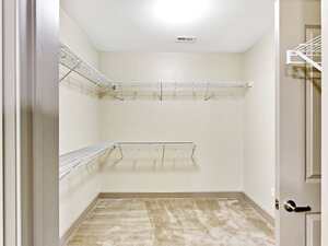 Closet | Aston Place