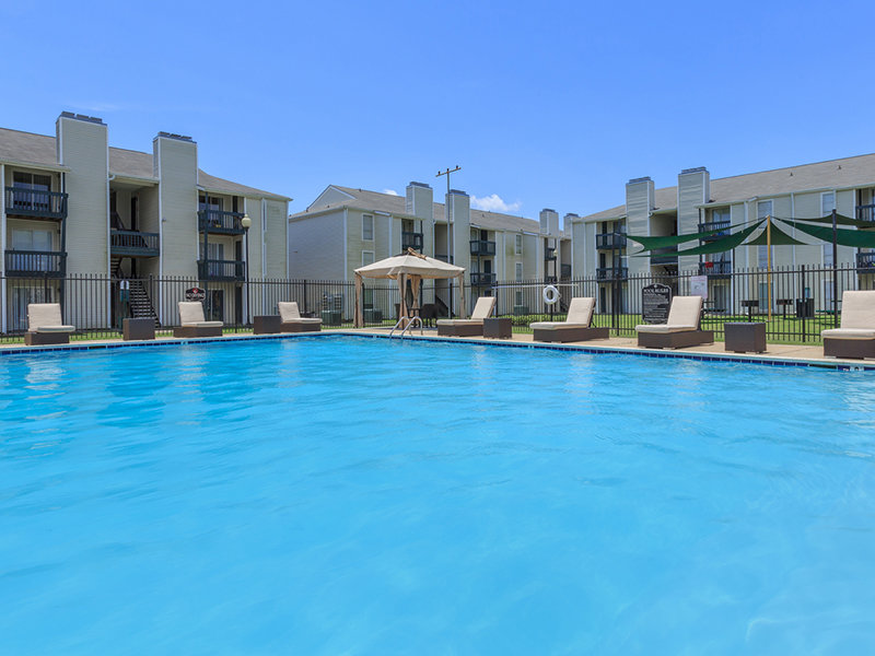 Apartments in New Orleans with a Pool | The Cove at NOLA
