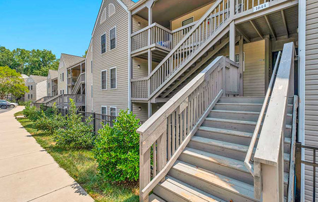 Enclave at Oakhurst Community Features