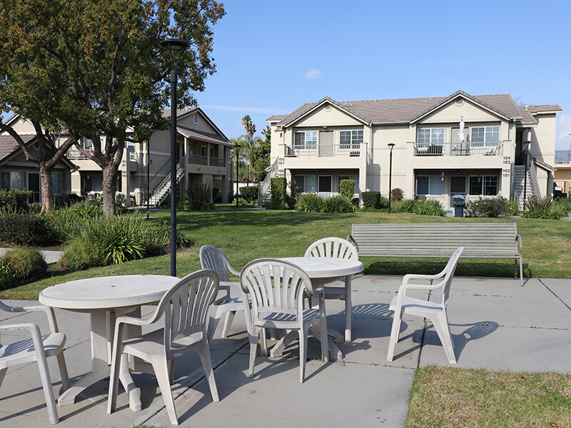 Exterior Seats | Seasons Senior Villas at The Civic Center