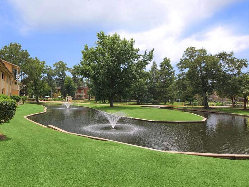 Beautiful Landscaping | Kingston Point Apartments in Baton Rouge, LA