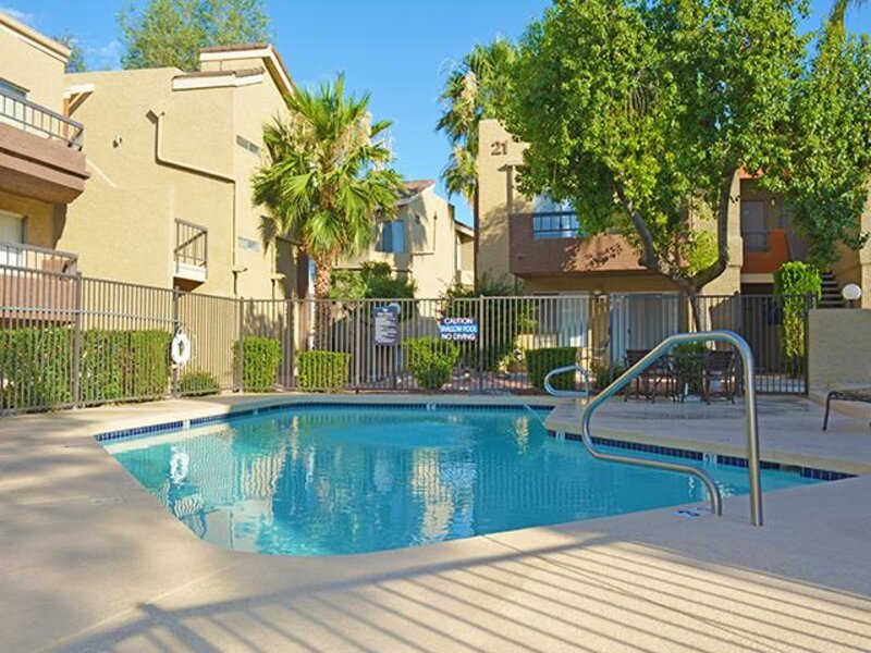 Pool | Crystal Creek Apartments in Phoenix