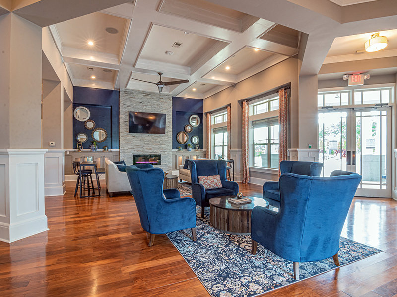 Lounge | The Crest at Brier Creek Apartments in Raleigh
