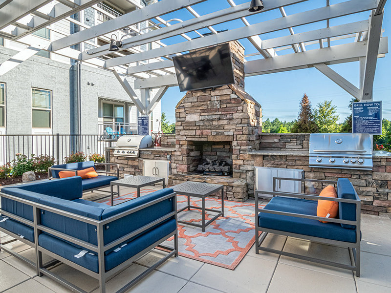 BBQ & Picnic Area | The Crest at Brier Creek