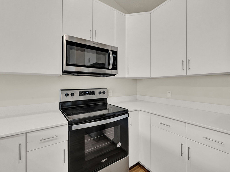 Stainless Steel Appliances | Arrowhead Place Apartments in Payson, UT