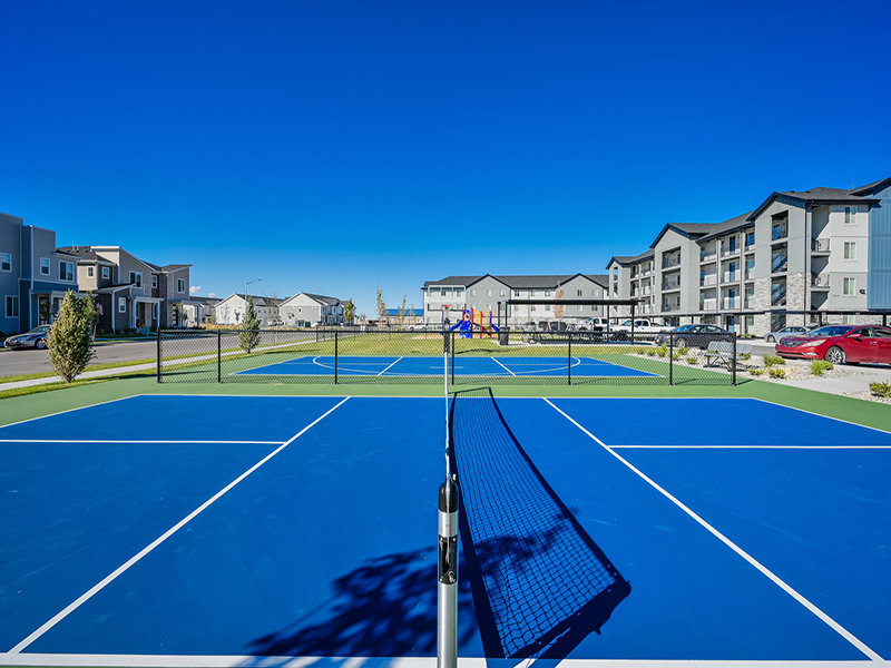 Luxurious Tennis Courts | Arrowhead Place