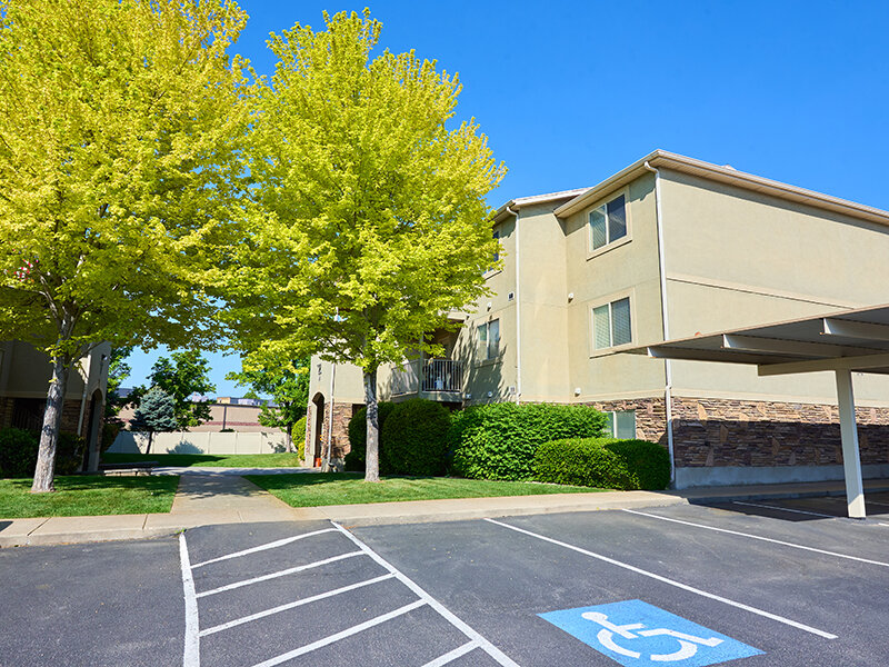 Apartment Parking with Apartment Complex | Autumn Hills Apartments