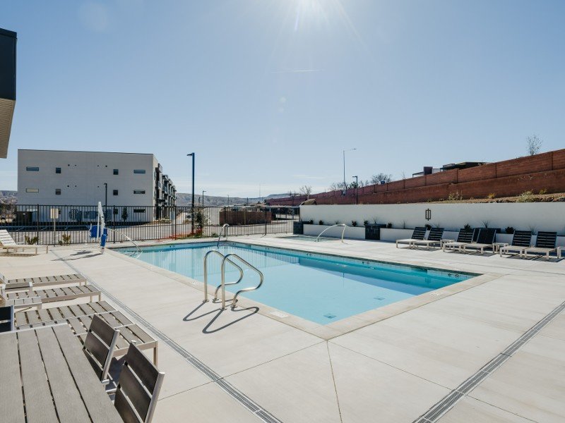 Swimming Pool | Bloomington Apartments