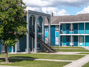 Luxury Grounds | bluHaven Apartments in Harlingen, TX