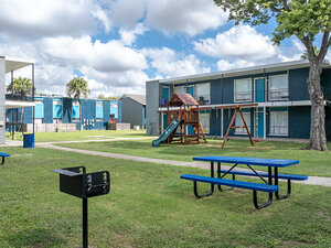 Outdoor Seating | bluHaven Apartments in Harlingen, TX