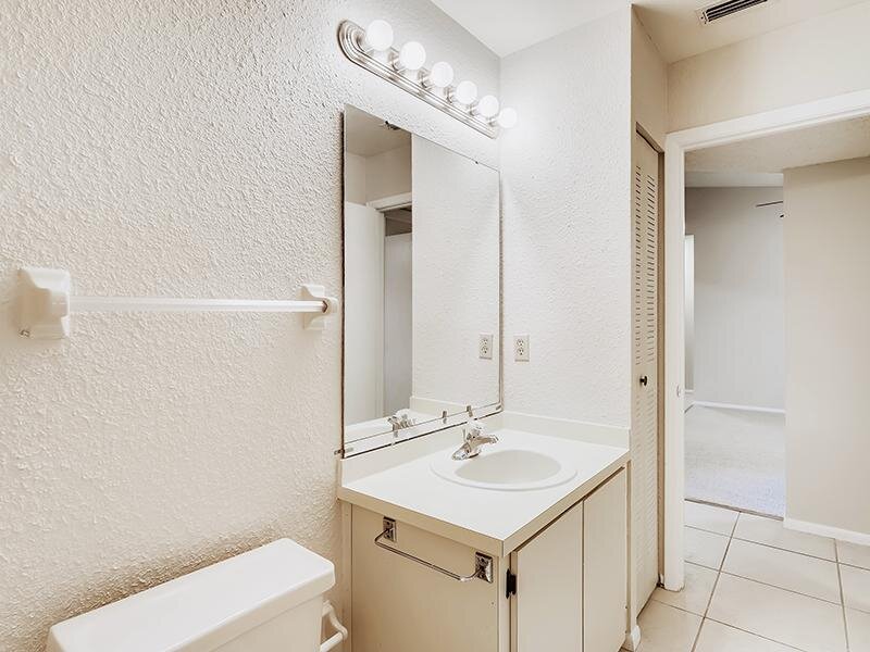 Bathroom | Bocage Apartments