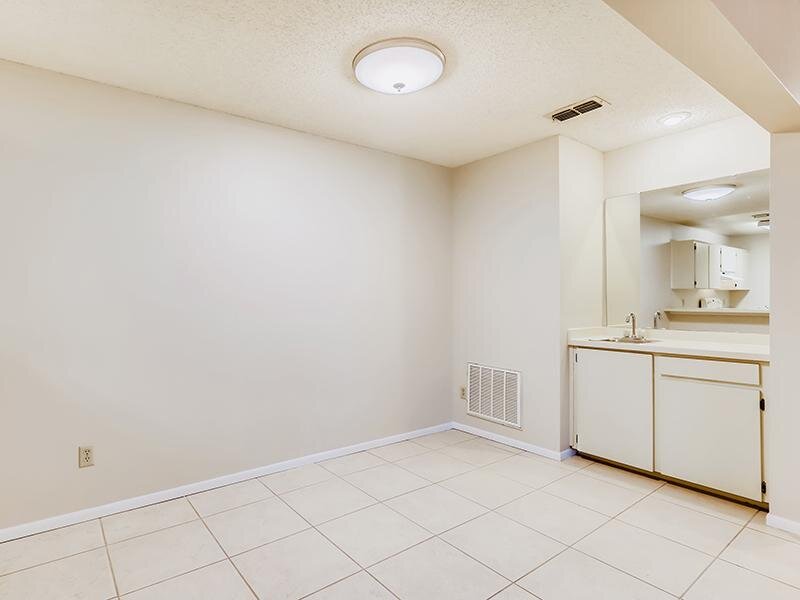 Dining Room | Bocage Apartments