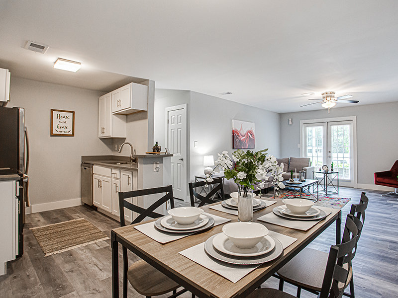 Dining Room | Bridlewood Apartments in Conyers, GA
