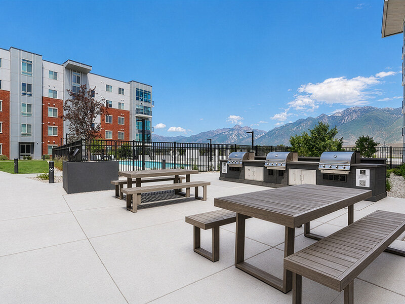 Picnic Area with Grills | Canyon Vista