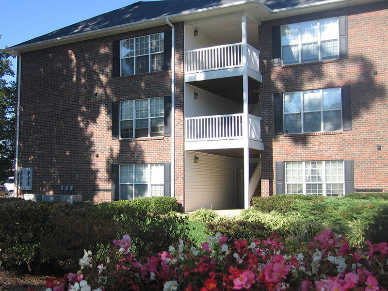 Exterior Grounds | Carolina Oaks