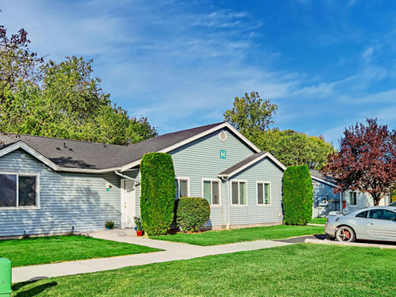 H Exterior | Casa Del Sol Apartments in Sunnyside, WA