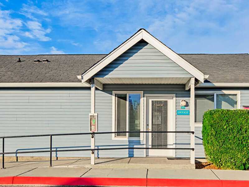 Office Exterior | Casa Del Sol Apartments in Sunnyside, WA