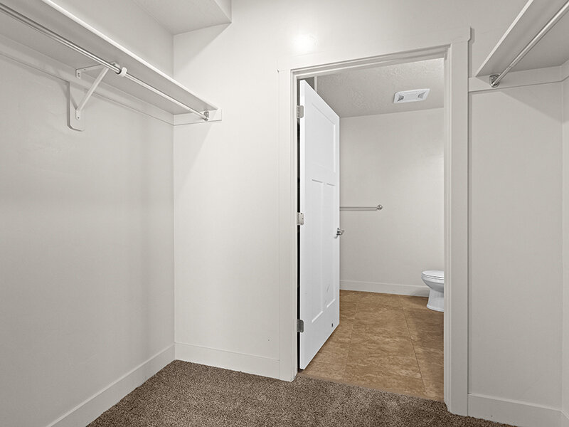 Apartment Bathroom | Central Park Station