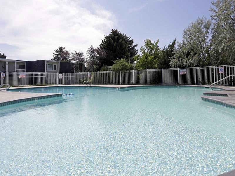 Apartment with a Pool | Christopher Village