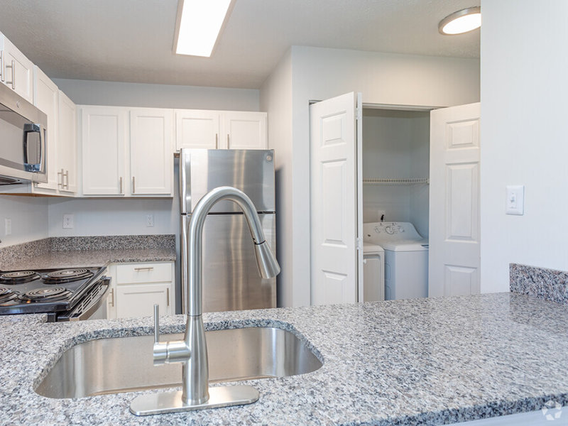 Fully Equipped Kitchen | Cliffdale Crossing
