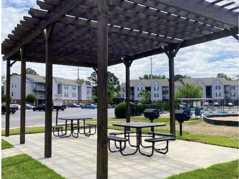 Pergola and Grilling Stations | Cliffdale Crossing