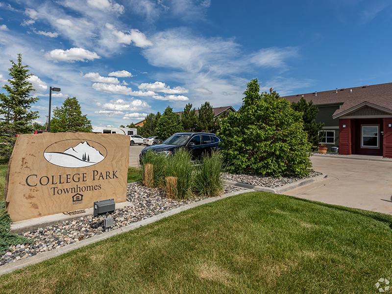 Monument Sign | College Park Townhomes Gillette, WY