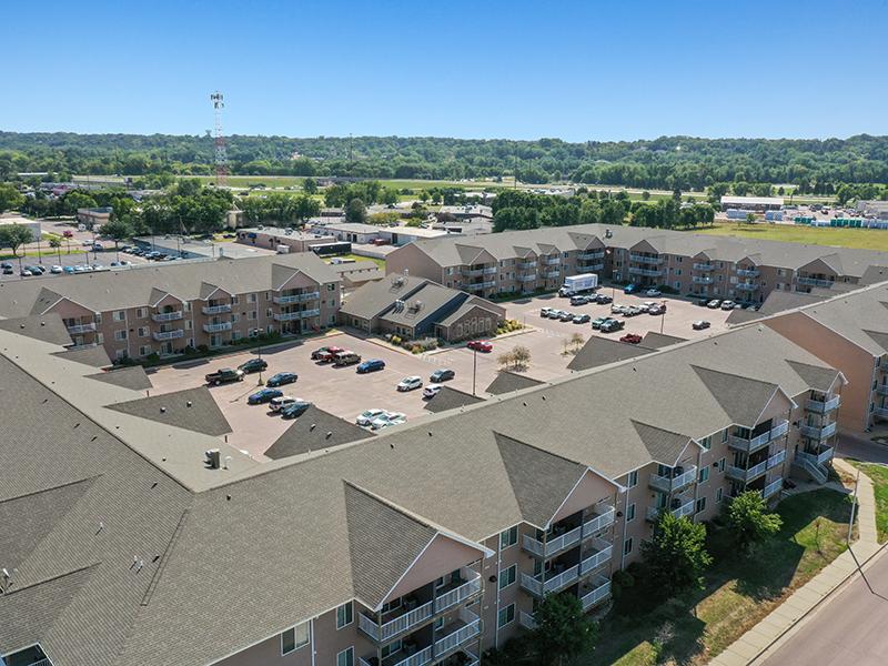 Side View of Parking Lot | Dakota Pointe Apartments in Sioux Falls, SD