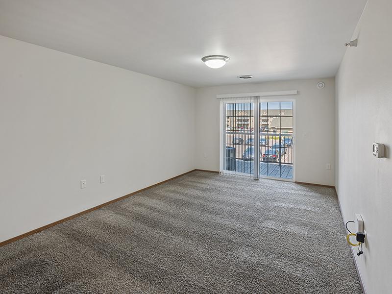 Spacious Living Room | Dakota Pointe Apartments in Sioux Falls, SD