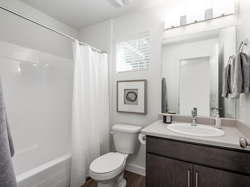 Full Bathroom | Diamond Ridge Townhomes in Draper, UT