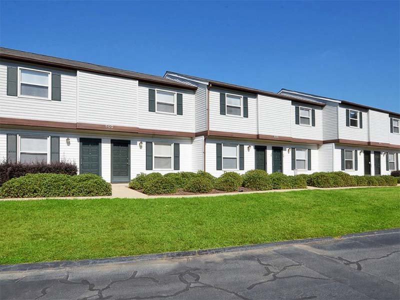 Apartment Exterior | Fairview Village Apartments