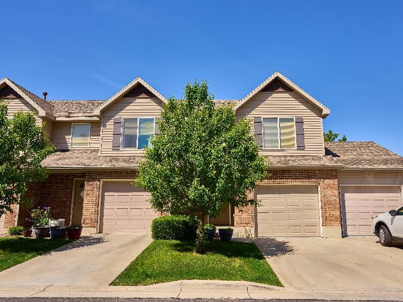 Townhome Exterior | Garden View Townhomes
